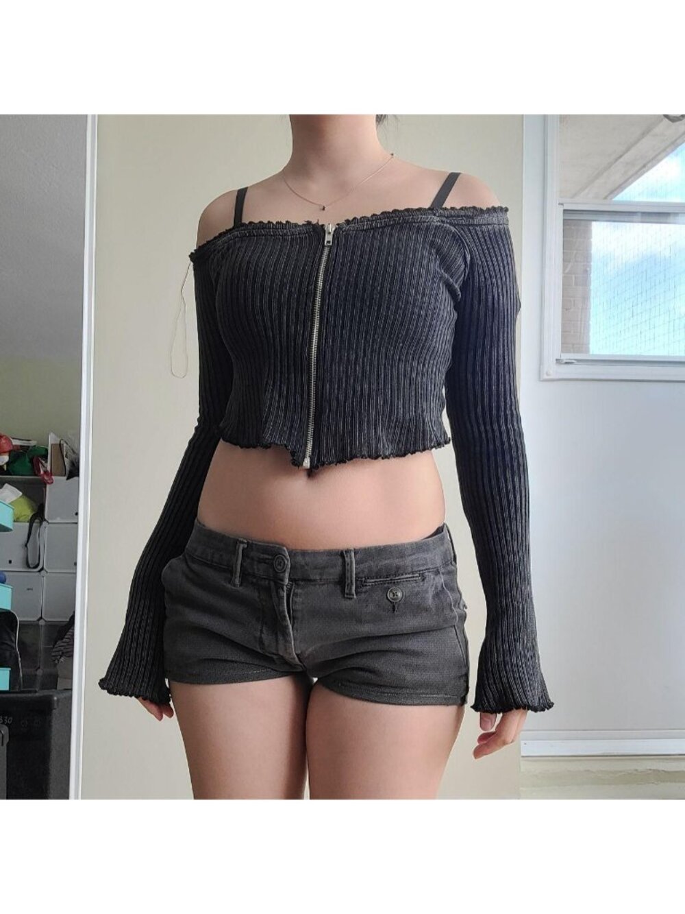 Balletcore Coquette Cotton Off-Shoulder Cropped Knit Zip-up (M)